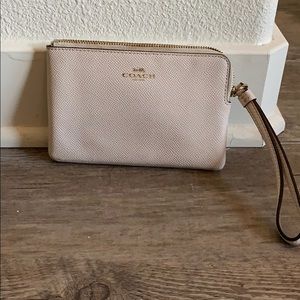 ❤️Coach wristlet